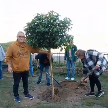 v.l.: Heinz Hägerbäumer (1. Vorsitzender), Julian Beuerbach (Ex-Bierkönig 23/24), Dennis Röthemeier  (Bierkönig 24/25), Fabian I. Adam (Schützenkönig 24/25)